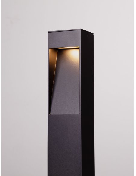 Sandy Black Aluminium LED 7Watt 220-240Volt 235Lm 3000K IP65 L: 8.5 W: 7.5 H: 60 cm 