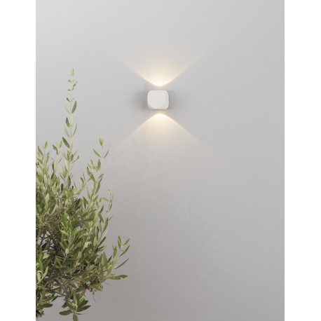 Sandy White Aluminium & Glass Cree LED 2x2 Watt 285Lm 3000K 100-240 Volt 50Hz Beam Angle 2x38o IP54 L: 5.5 W: 6.5 H: 6.5 cm Ligh