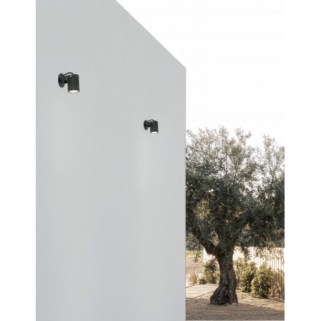 Black Aluminium & Glass LED 10 Watt 883,4Lm 3000K 100-240 Volt Beam Angle 24O IP65 D: 6.5 W: 9 H: 15 cm 
