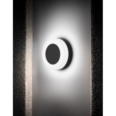 Sandy Black Aluminium & Acrylic LED 9 Watt 620Lm 3000K 100-240 Volt 50Hz Beam Angle 112o IP65 D: 15 W: 5.5 cm 