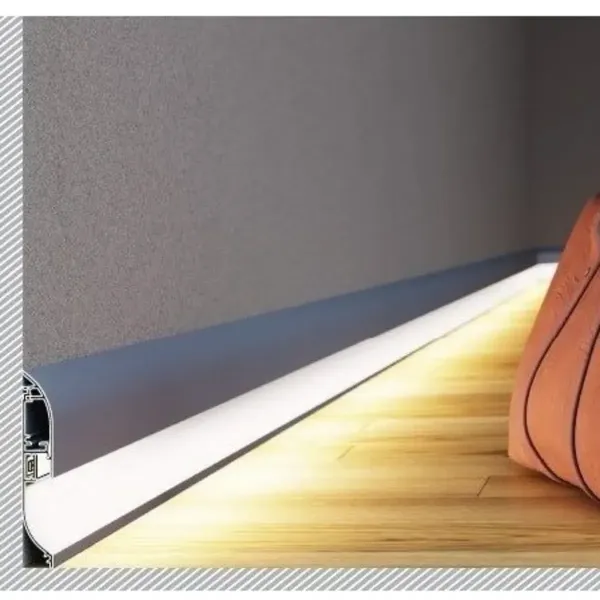 Profile LED Plinthe10 aluminium en situation